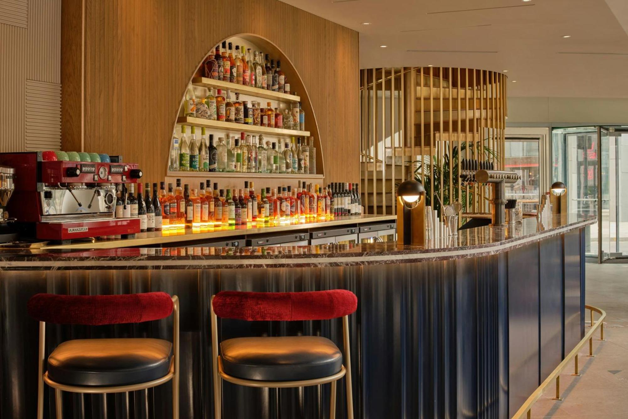 Montcalm East, Autograph Collection Hotel Лондон Екстериор снимка The bar at the 1907