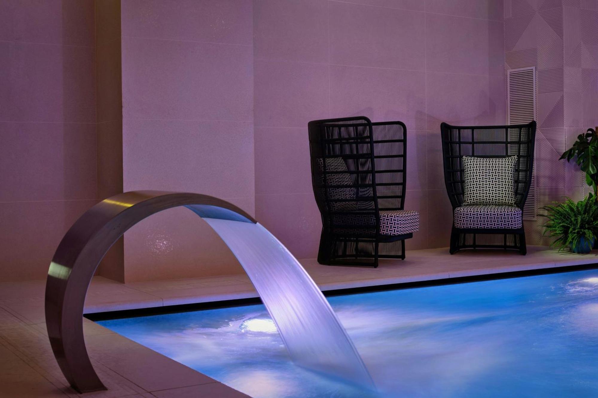 Montcalm East, Autograph Collection Hotel Лондон Екстериор снимка A modern indoor spa