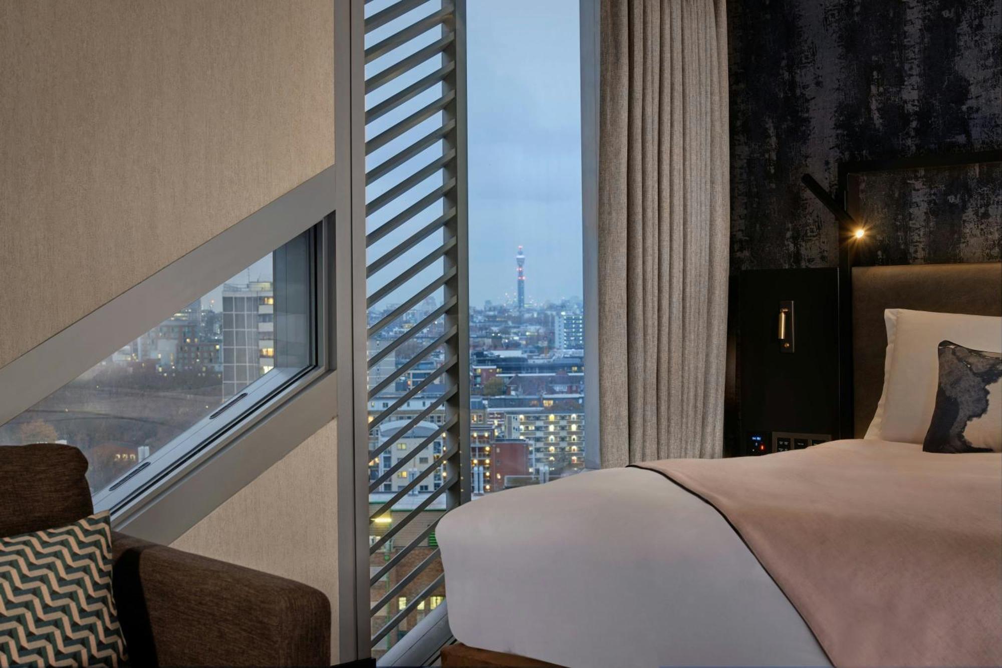 Montcalm East, Autograph Collection Hotel Лондон Екстериор снимка A bedroom at the hotel